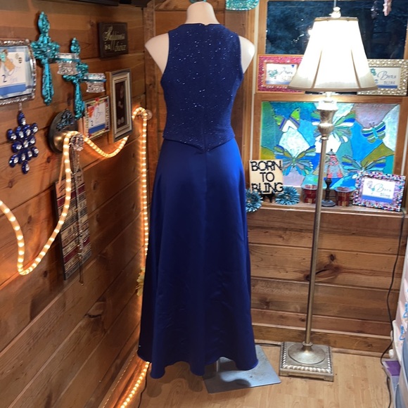 Formal Dress - Absolutely stunning - Picture 14 of 15